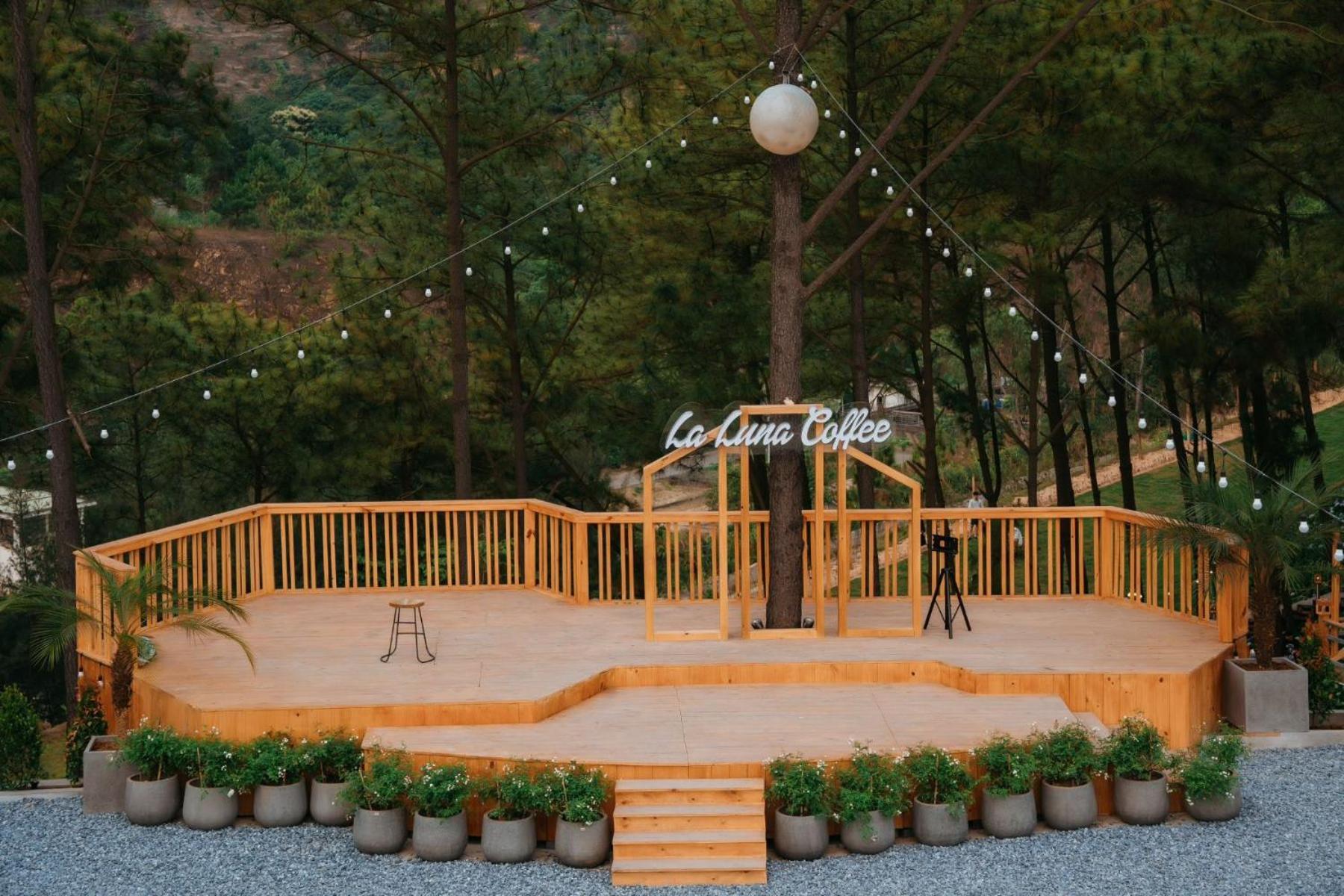 Nha Nghi Anh Dung Bed & Breakfast Ha Long Exterior photo